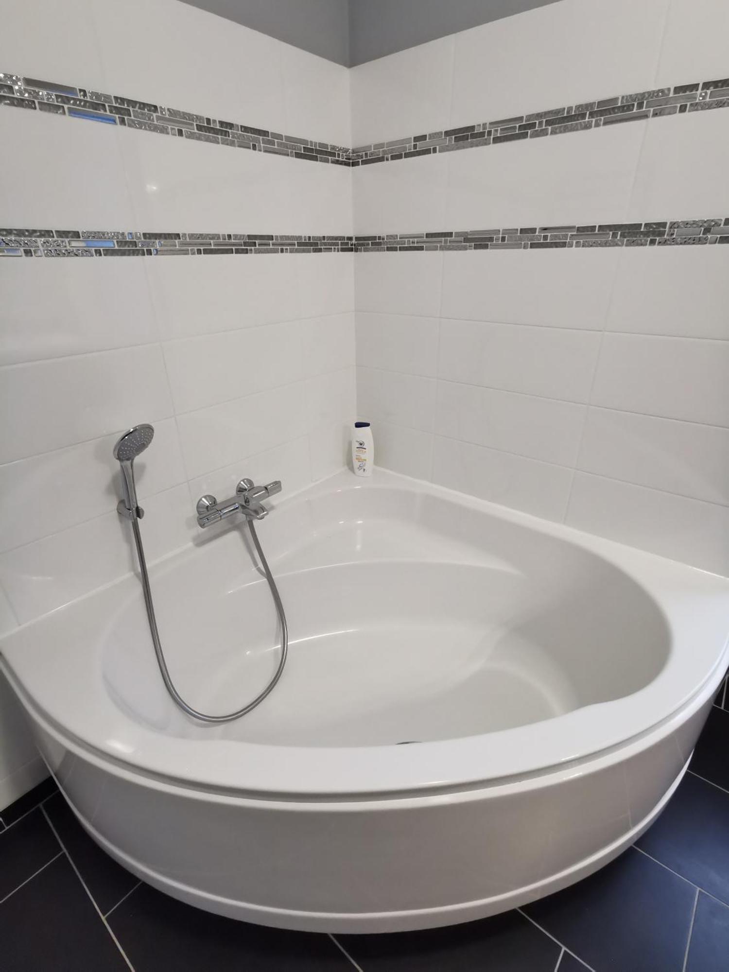 Appartement 3 Chambres Au Coeur Du Jura, Ideal Famille Salins-les-Bains Exteriör bild
