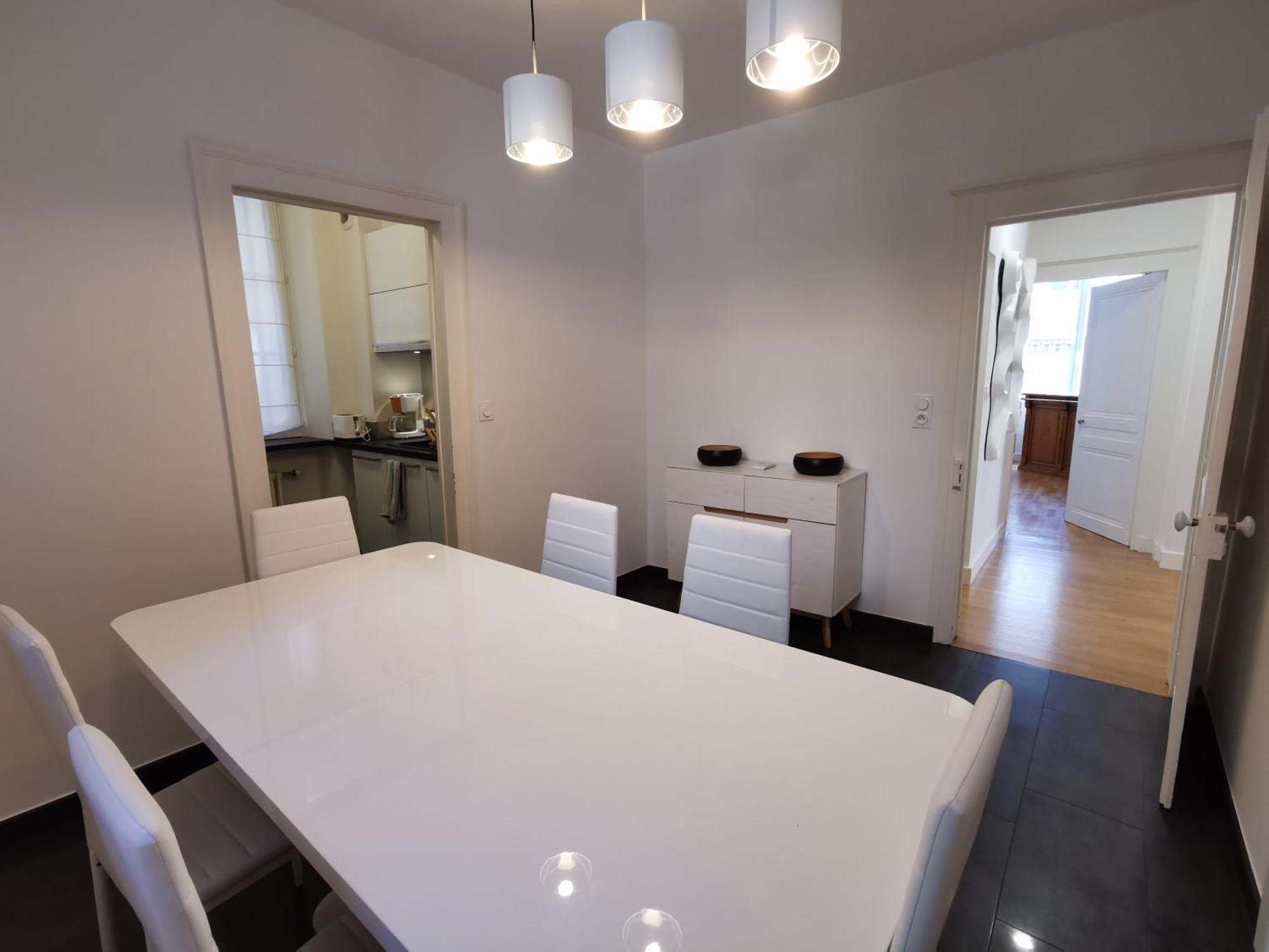 Appartement 3 Chambres Au Coeur Du Jura, Ideal Famille Salins-les-Bains Exteriör bild